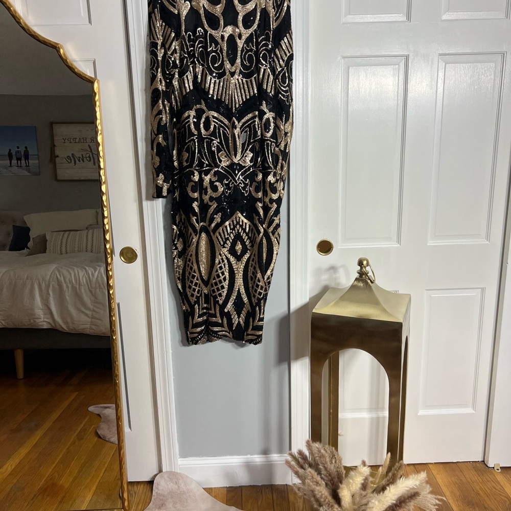 Elegant Black and Gold Midi Dress